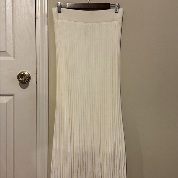 Zara Cream Maxi Skirt - Picture 1 of 2